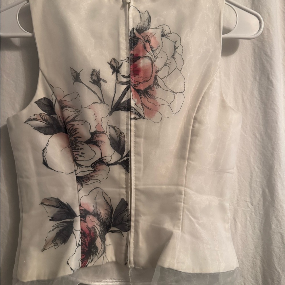 White House Black Market Floral Print Organza Zip Back Blouse Size 2Petite NWOT - Picture 4 of 5
